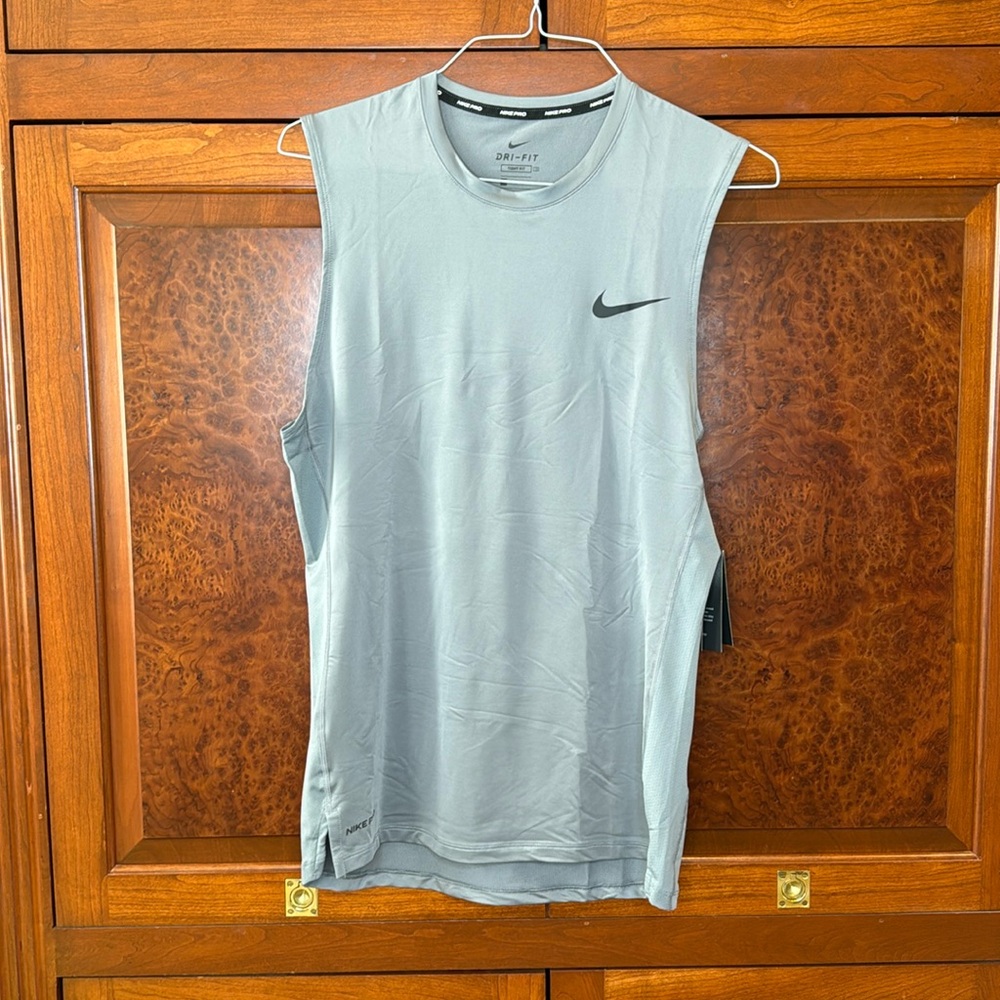 Nike pro men’s XL gray compression dri-fit football shell, NWT, perfect cond